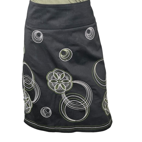 HEART SOUL Floral Embroidered Spiral Skirt Juniors Size 9 - Picture 4 of 12